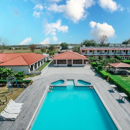 Rupis Resort Near Udaipur Airport Dabok 外观 照片