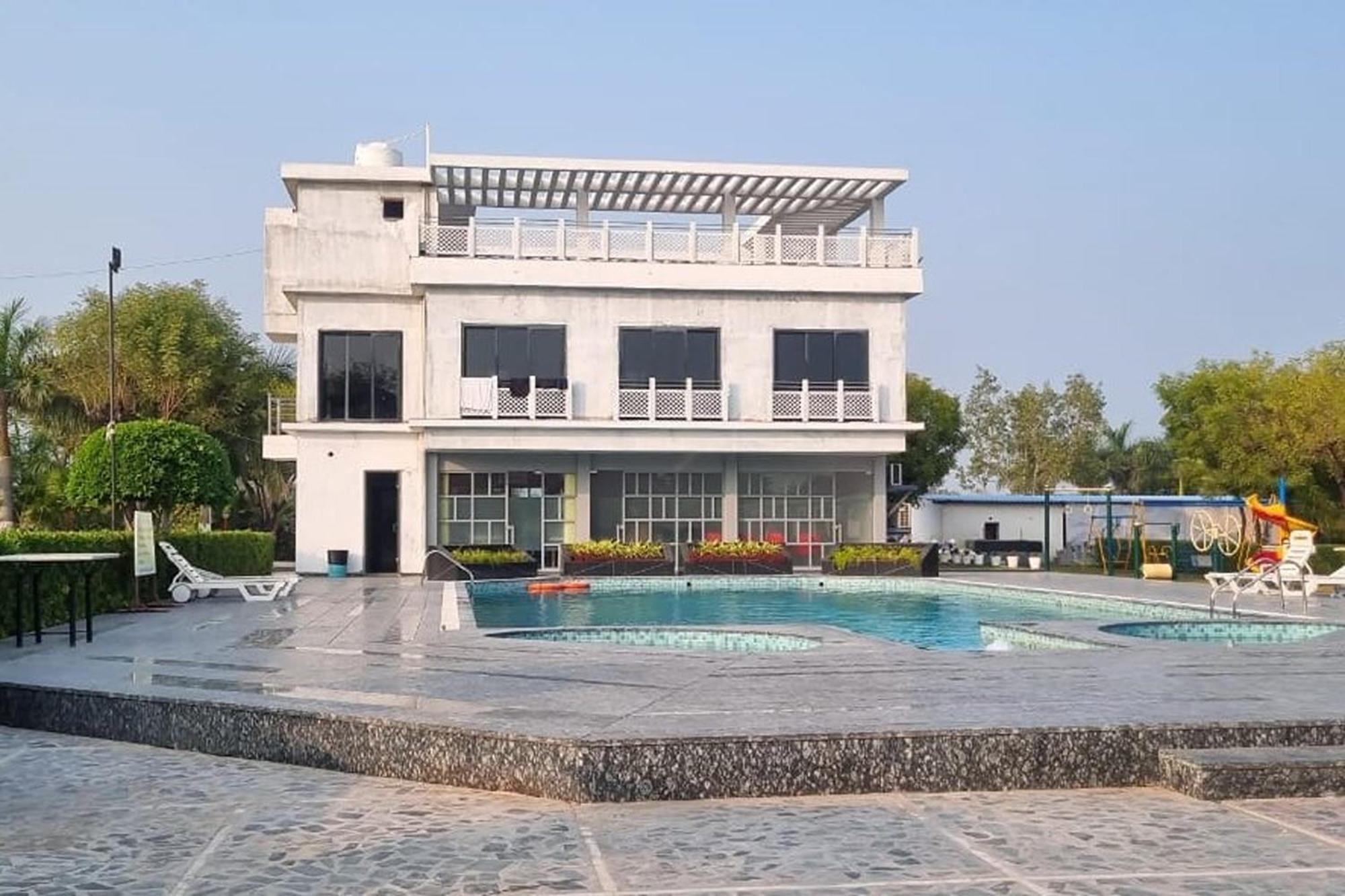 Rupis Resort Near Udaipur Airport Dabok 外观 照片