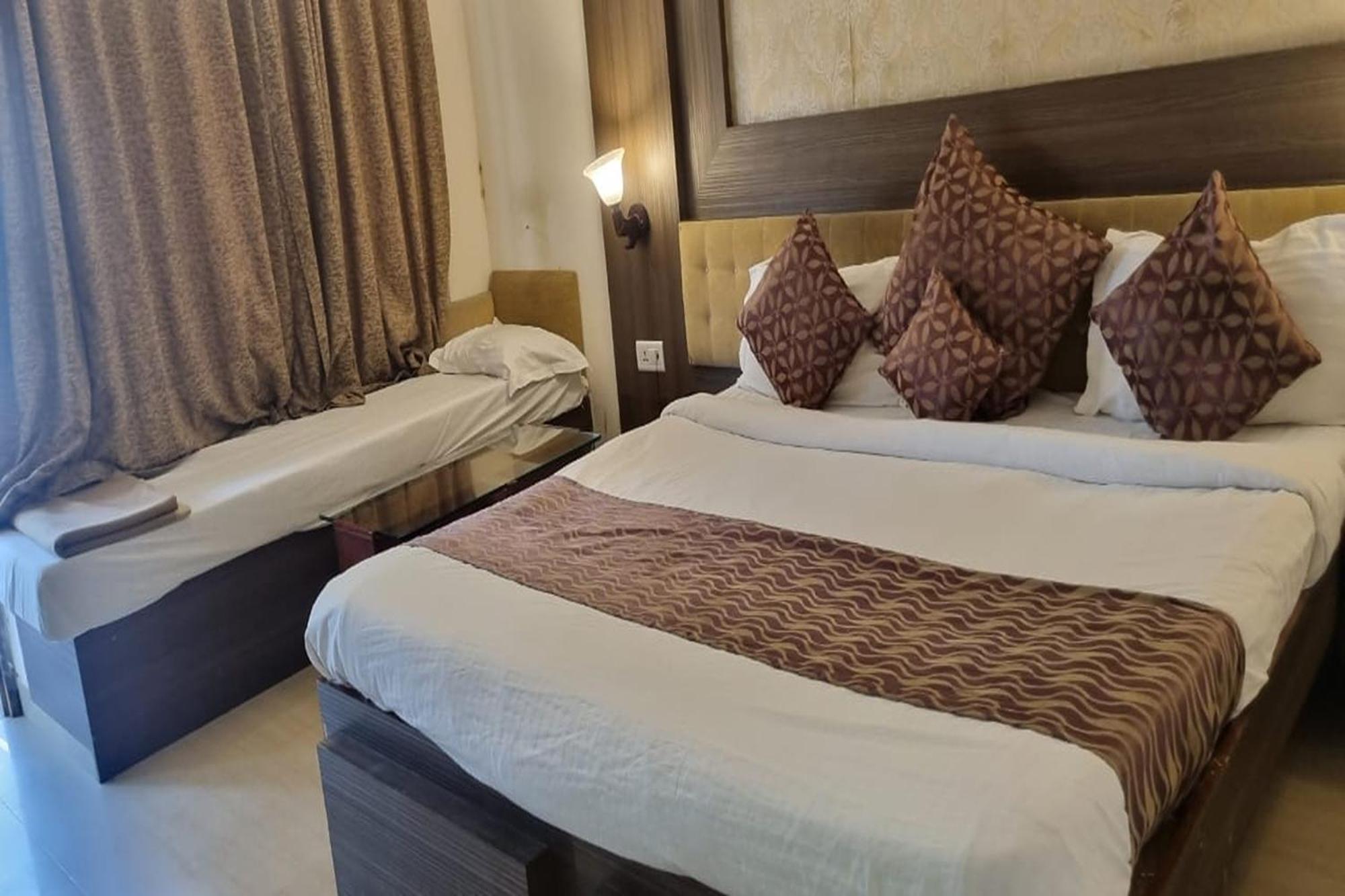 Rupis Resort Near Udaipur Airport Dabok 外观 照片