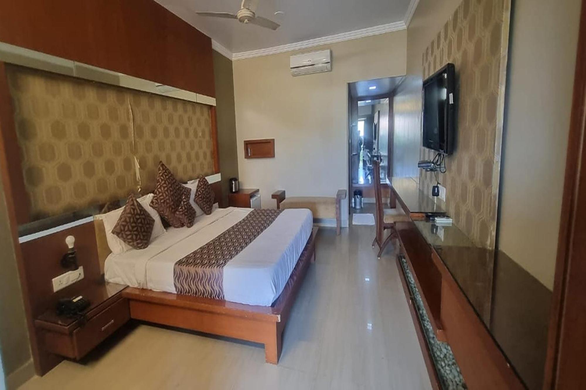 Rupis Resort Near Udaipur Airport Dabok 外观 照片