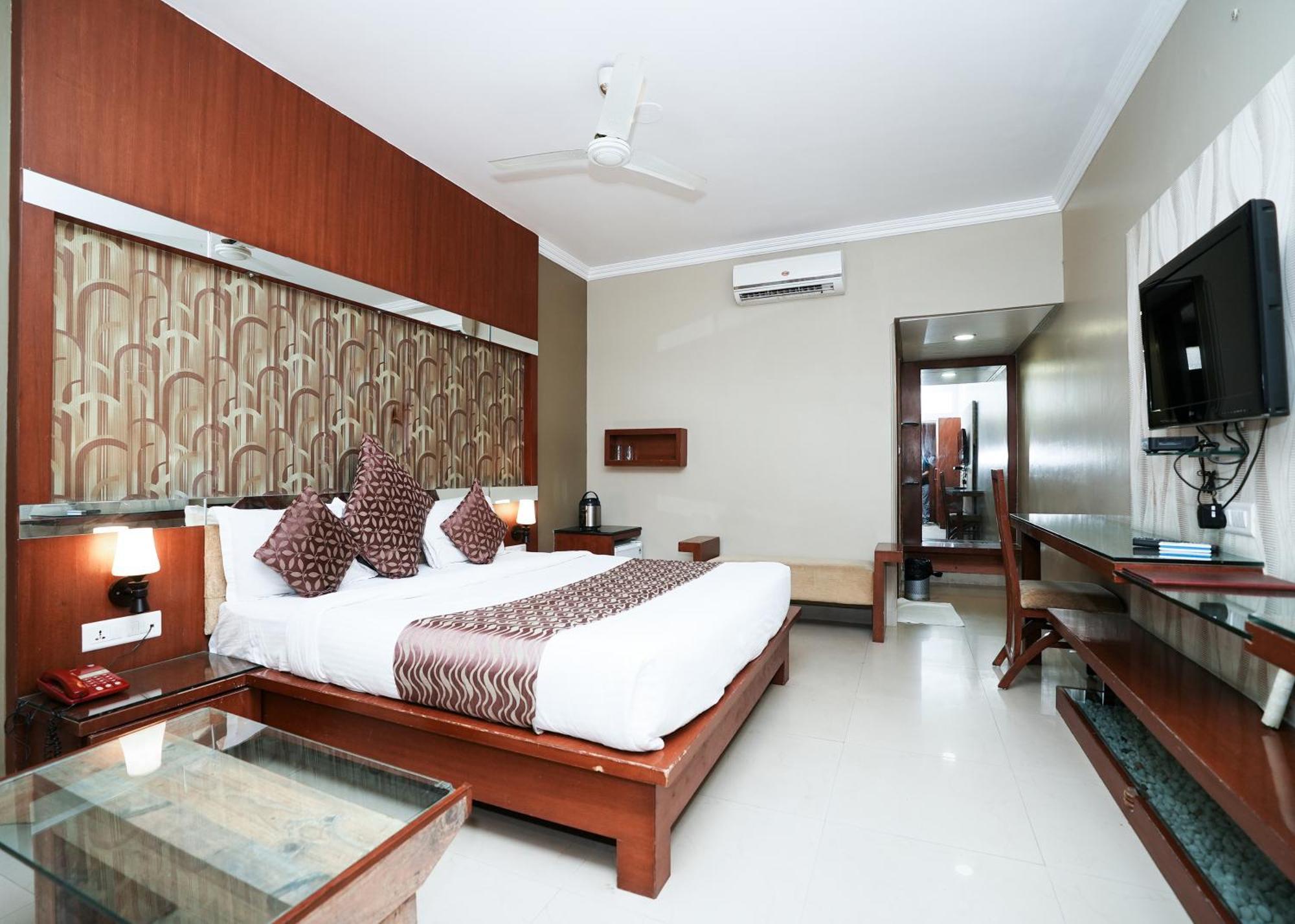 Rupis Resort Near Udaipur Airport Dabok 外观 照片