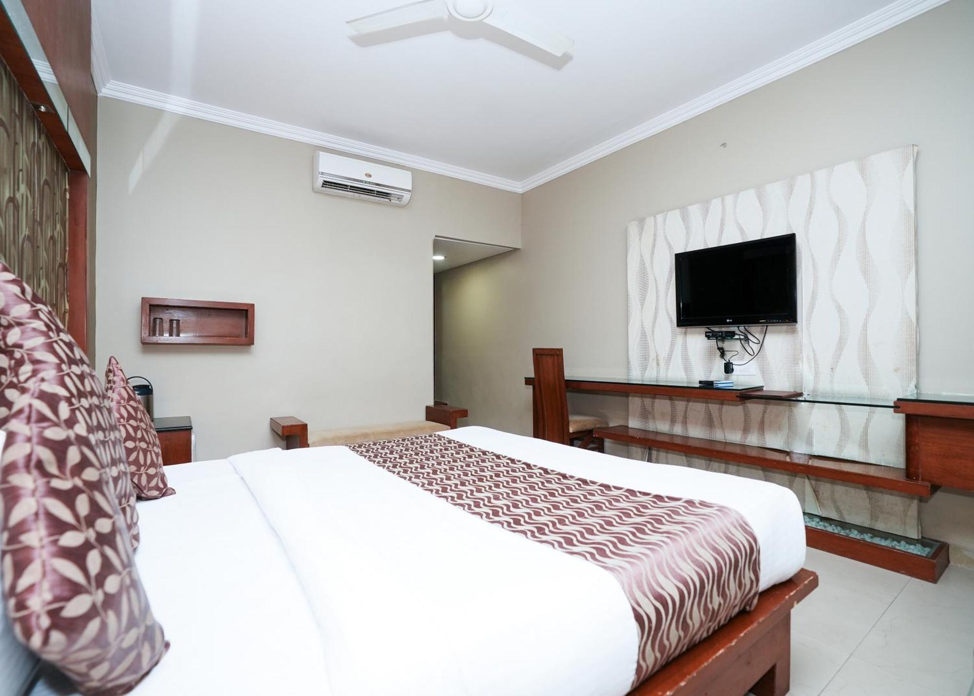 Rupis Resort Near Udaipur Airport Dabok 外观 照片