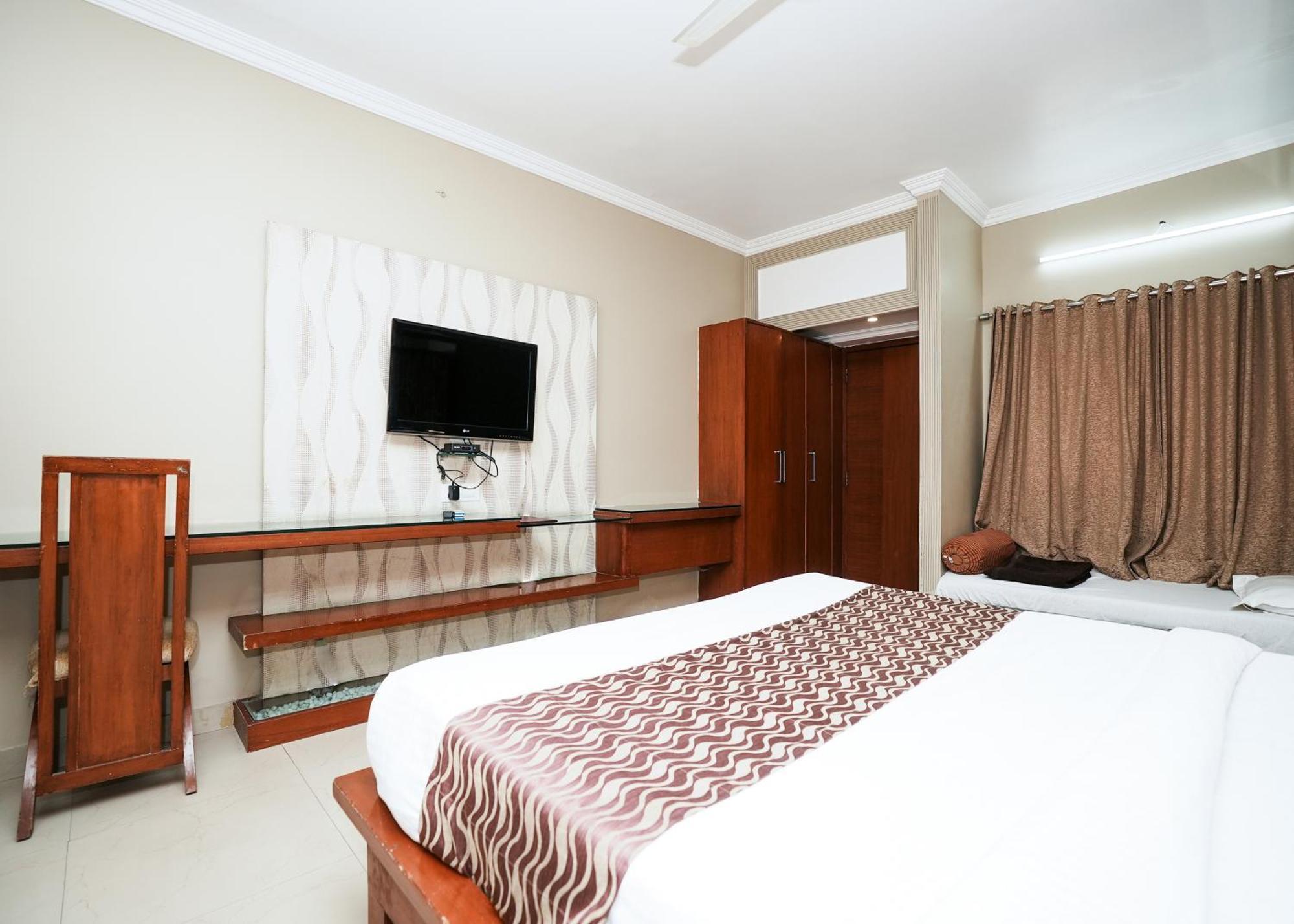 Rupis Resort Near Udaipur Airport Dabok 外观 照片