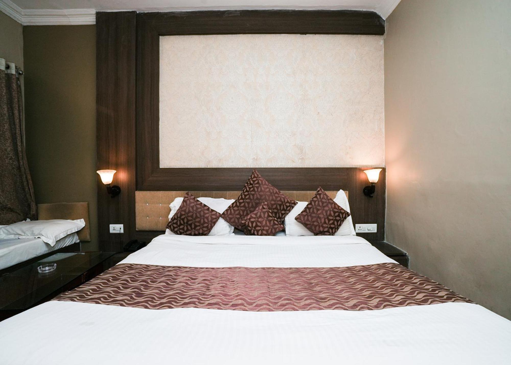 Rupis Resort Near Udaipur Airport Dabok 外观 照片