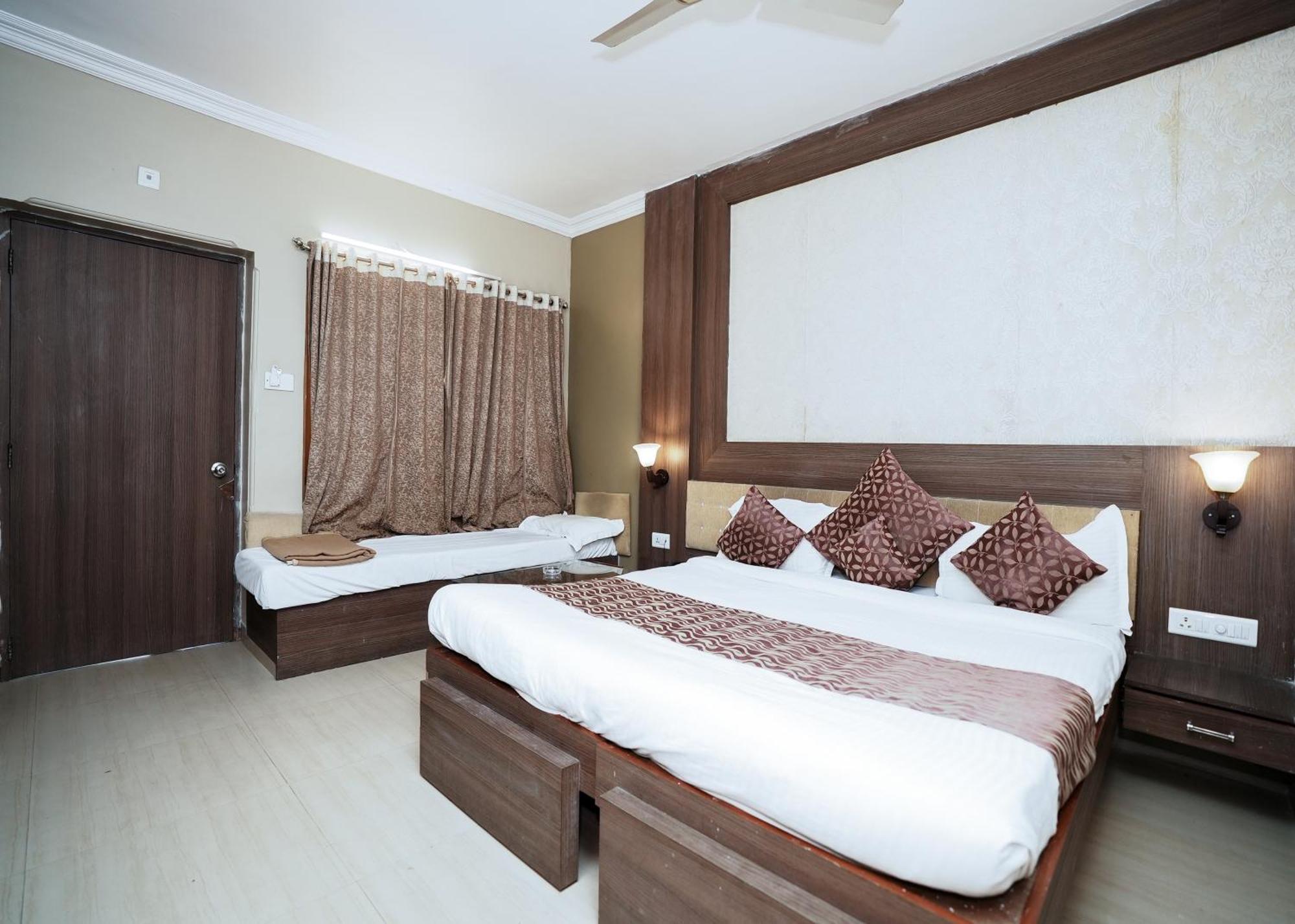 Rupis Resort Near Udaipur Airport Dabok 外观 照片