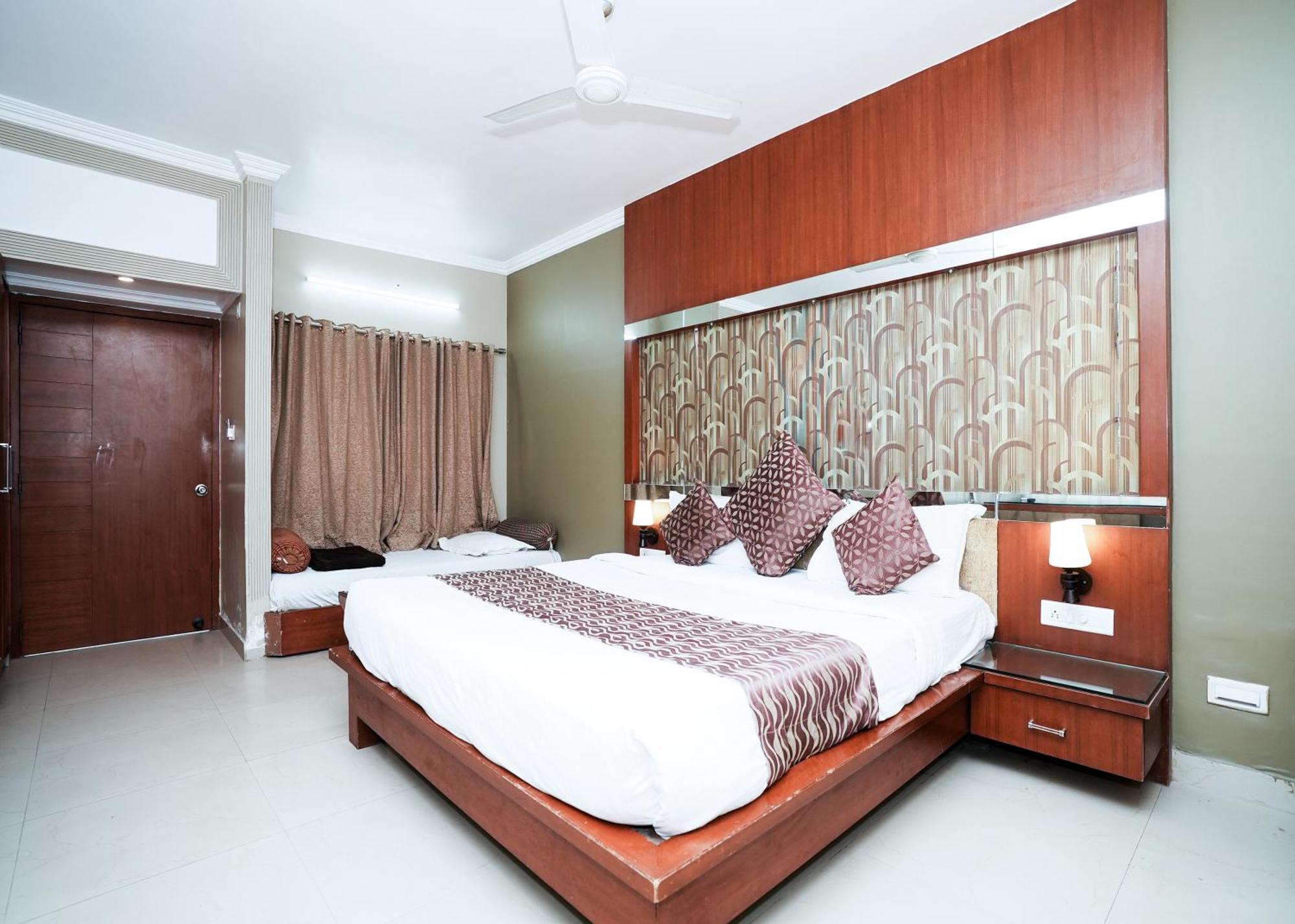 Rupis Resort Near Udaipur Airport Dabok 外观 照片