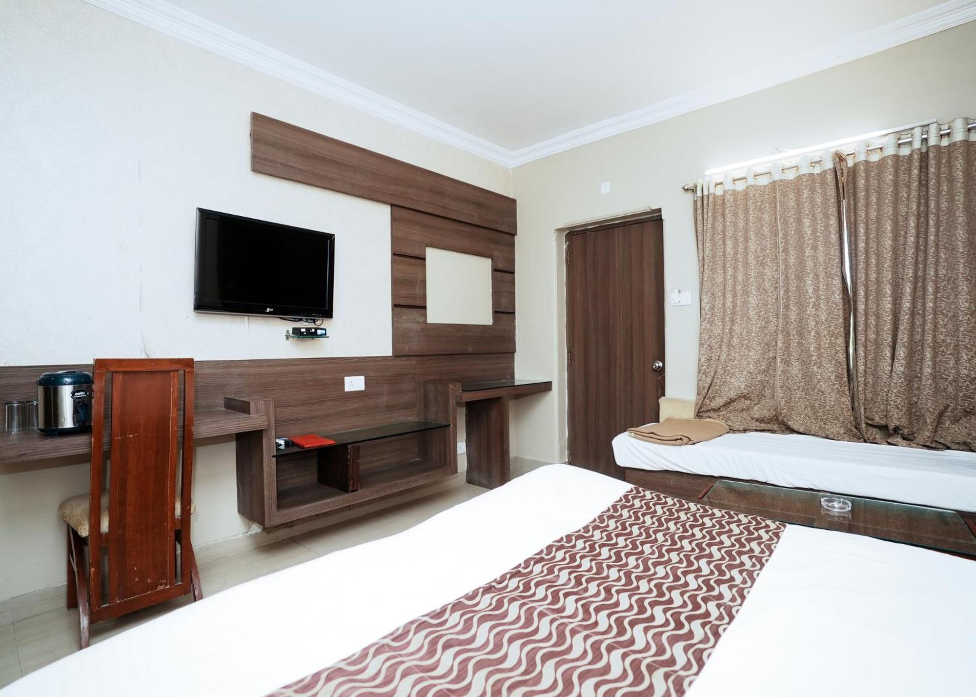 Rupis Resort Near Udaipur Airport Dabok 外观 照片