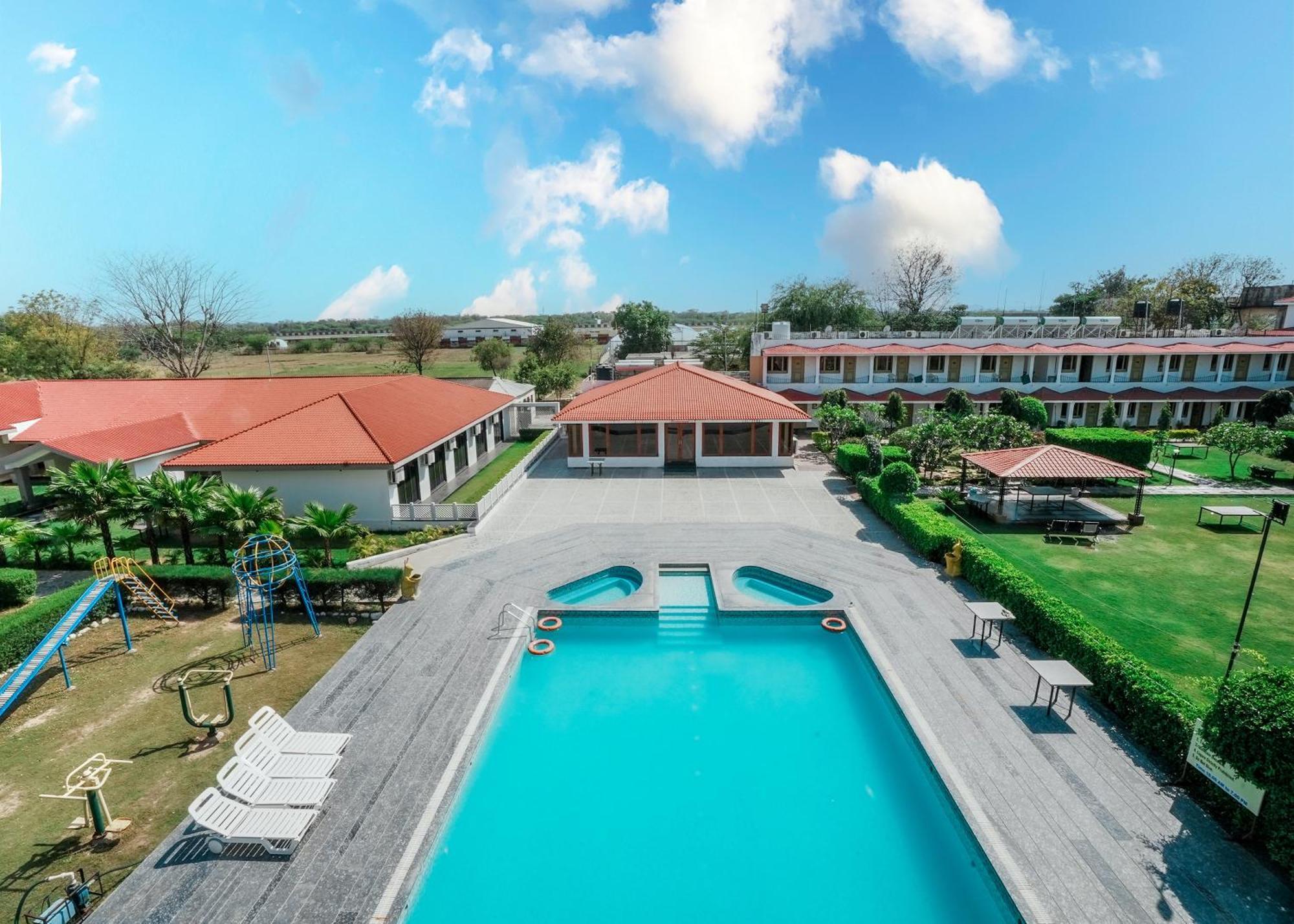 Rupis Resort Near Udaipur Airport Dabok 外观 照片