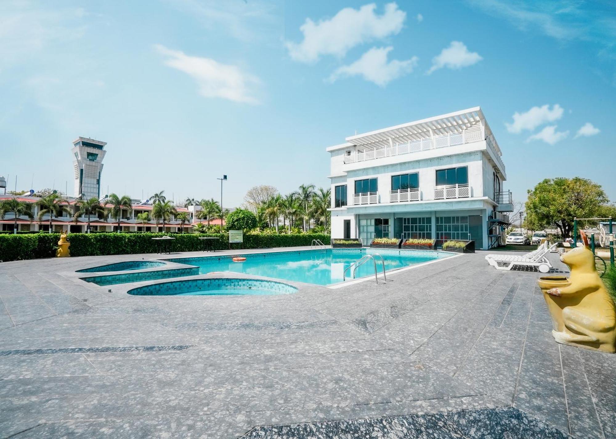 Rupis Resort Near Udaipur Airport Dabok 外观 照片