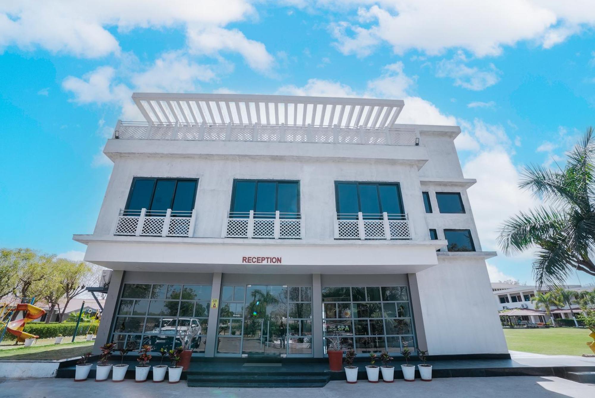 Rupis Resort Near Udaipur Airport Dabok 外观 照片