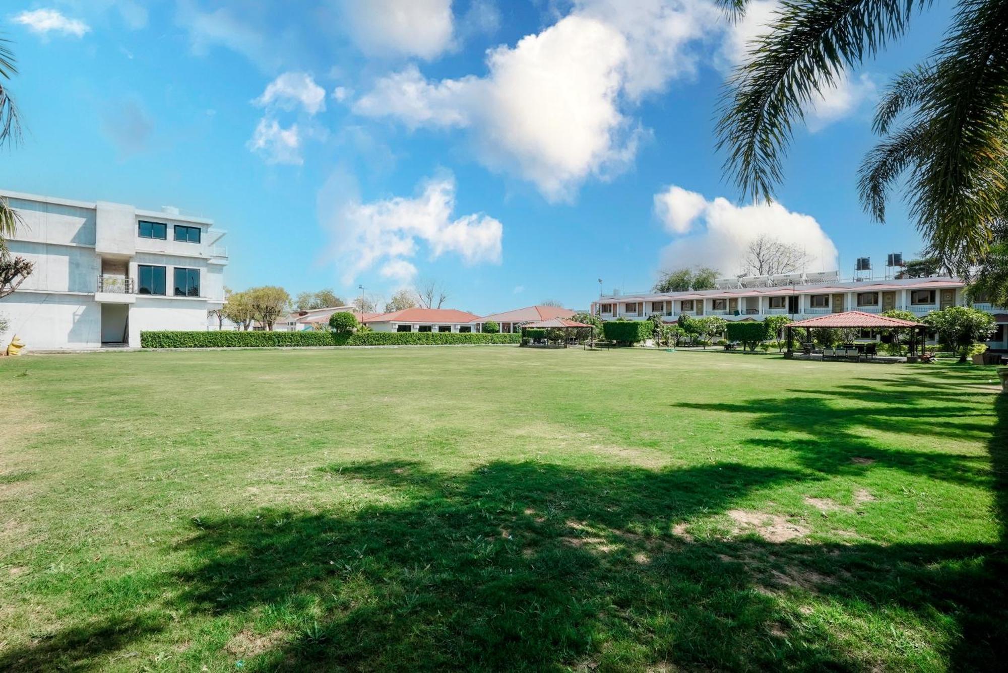 Rupis Resort Near Udaipur Airport Dabok 外观 照片