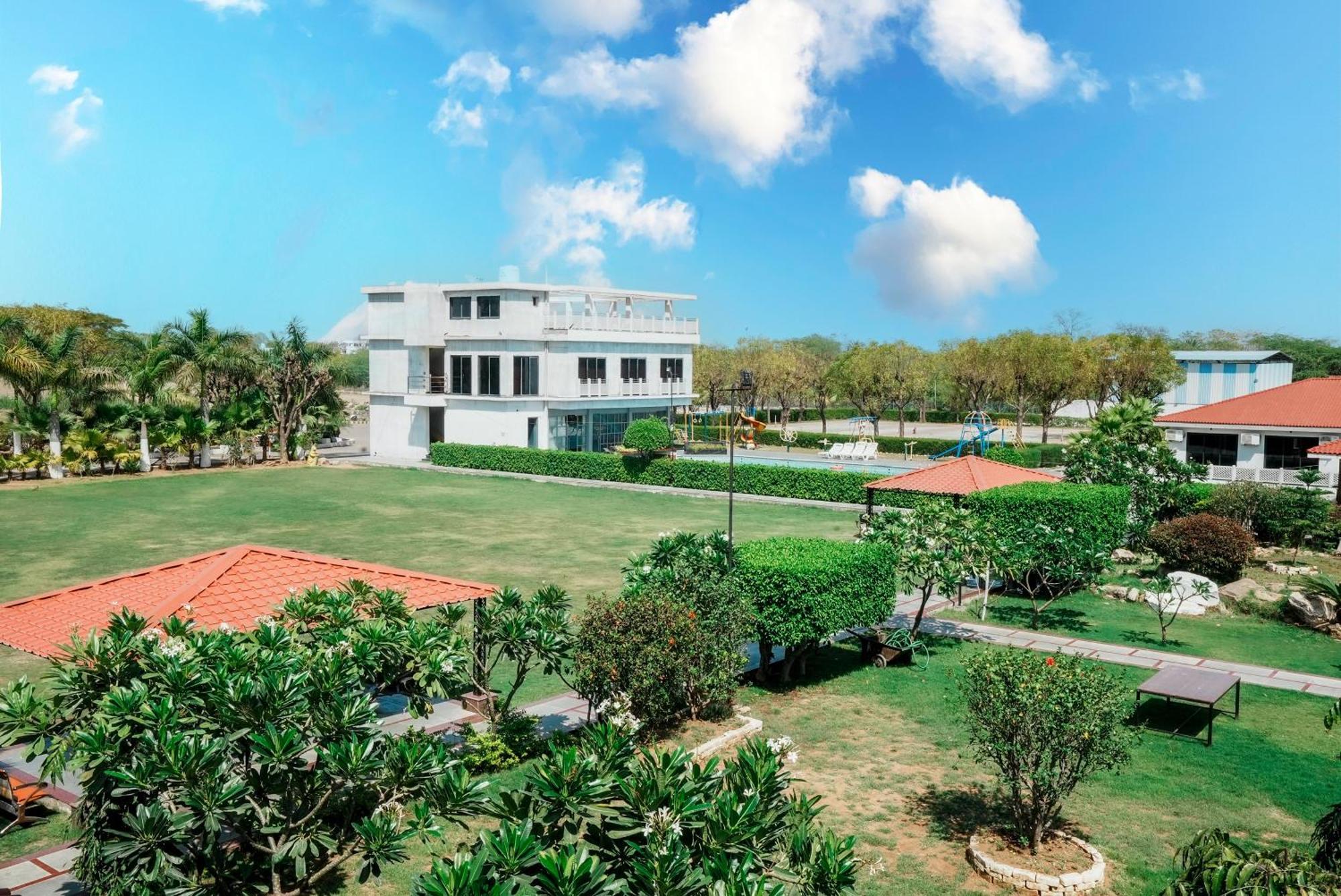 Rupis Resort Near Udaipur Airport Dabok 外观 照片